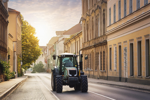 Wyprzedzanie wolno jadących pojazdów na linii ciągłej – co mówią przepisy?