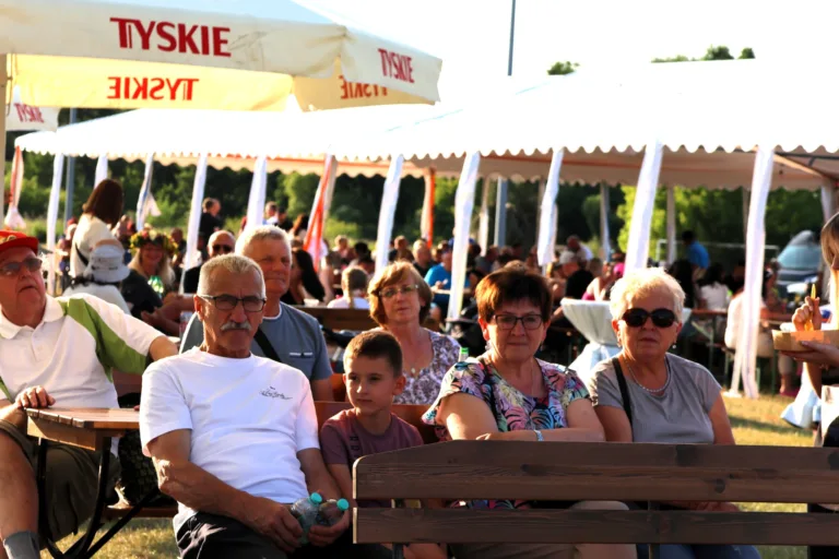 MSTOWSKA NOC ŚWIĘTOJAŃSKA ROZŚWIETLIŁA POCZĄTEK LATA