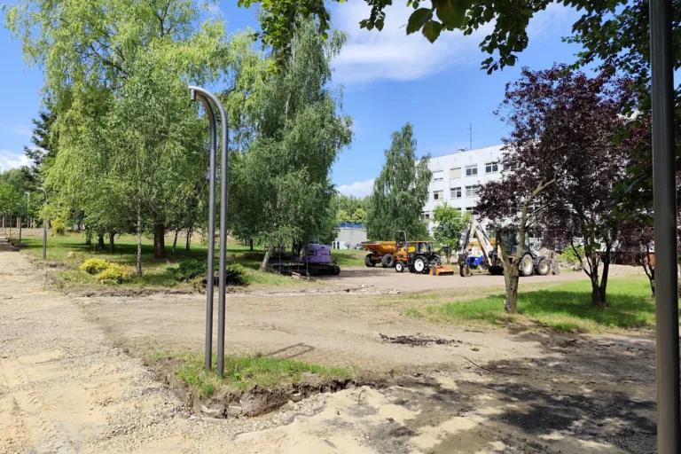 Zielona Przestrzeń dla Wszystkich – Rewitalizacja parku przy Szpitalu w Częstochowie rozpoczęta