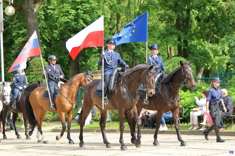 ŚLĄSCY POLICJANCI ZWYCIĘŻAJĄ W MIĘDZYNARODOWYM TURNIEJU KONNYM