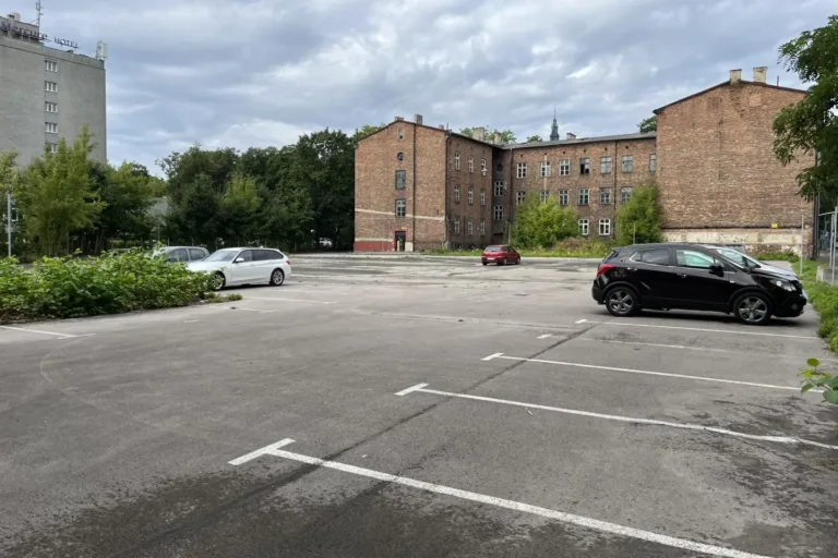 NOWY PARKING PRZY UL. JASNOGÓRSKIEJ JUŻ OTWARTY