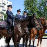 ŚWIĘTO POLICJI W CZĘSTOCHOWIE: AWANSE, WYRÓŻNIENIA I WIELKIE UZNANIE DLA SŁUŻBY
