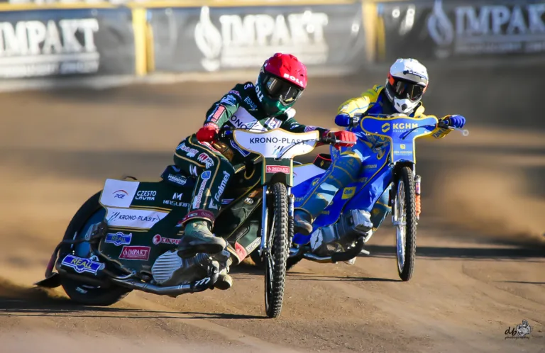 RING WOLNY! WŁÓKNIARZ I STAL ROZPOCZYNAJĄ ŻUŹLOWY BOKS O LIGOWE ŻYCIE