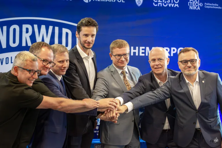 NOWY ROZDZIAŁ CZĘSTOCHOWSKIEJ SIATKÓWKI - NORWID ZACIEŚNIA WSPÓŁPRACĘ Z POLITECHNIKĄ