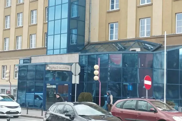 URZĄD MIASTA PRZY ŚLĄSKIEJ PRZEJDZIE KOMPLEKSOWĄ TERMOMODERNIZACJĘ