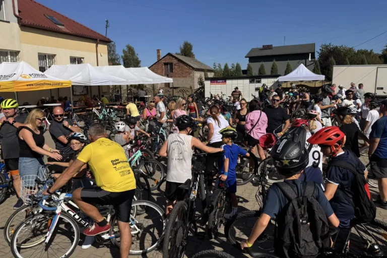 RAJD ROWEROWY W WIERZCHOWISKU PRZYCIĄGNĄŁ SETKI UCZESTNIKÓW