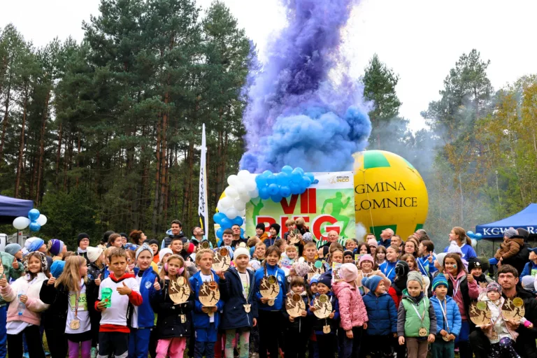 SPORT ŁĄCZY POKOLENIA – VII BIEG POWIATOWY W GARNKU ZA NAMI