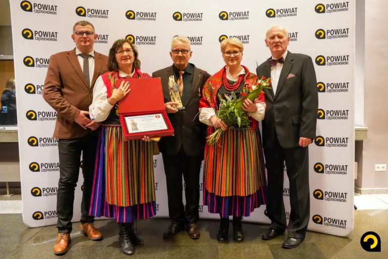 ĆWIERĆ WIEKU UZNANIA – WIELKIE ŚWIĘTO POWIATU W FILHARMONII