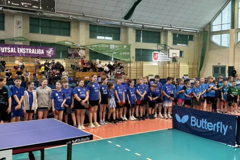 MŁODZI MISTRZOWIE OPANOWALI STOŁY W CZĘSTOCHOWIE