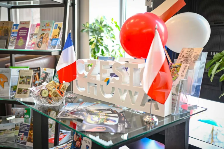 PRZYJAŹŃ BEZ GRANIC: CZĘSTOCHOWA I LOURDES ŁĄCZĄ SIŁY