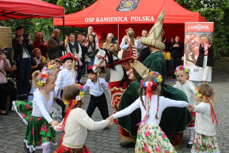 NOC MUZEÓW I JUBILEUSZ BIBLIOTEKI POŁĄCZYŁY MIESZKAŃCÓW KAMIENICY POLSKIEJ