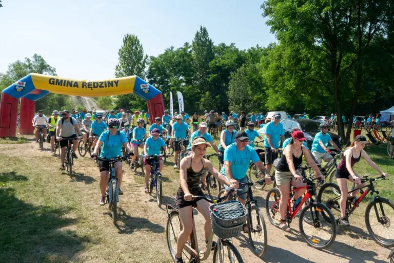 XIX RODZINNY RAJD ROWEROWY W RĘDZINACH ZA NAMI