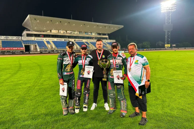 WŁÓKNIARZ Z BRĄZEM! MŁODZI LWOWIE STANĘLI NA PODIUM W KROŚNIE