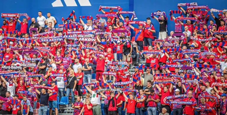 POWSTAŁ SPOŁECZNY KOMITET. CHCĄ PRZYSPIESZYĆ BUDOWĘ STADIONU DLA RAKOWA