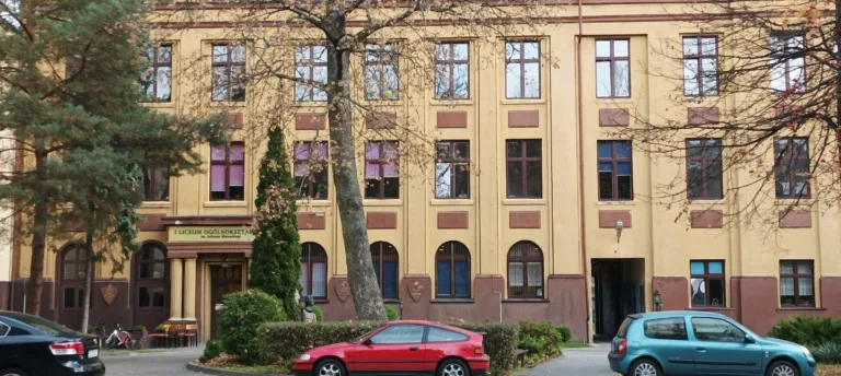 STARA OFICYNA ZNIKA. PRZY SŁOWACKIMIM BĘDZIE NOWA SALA